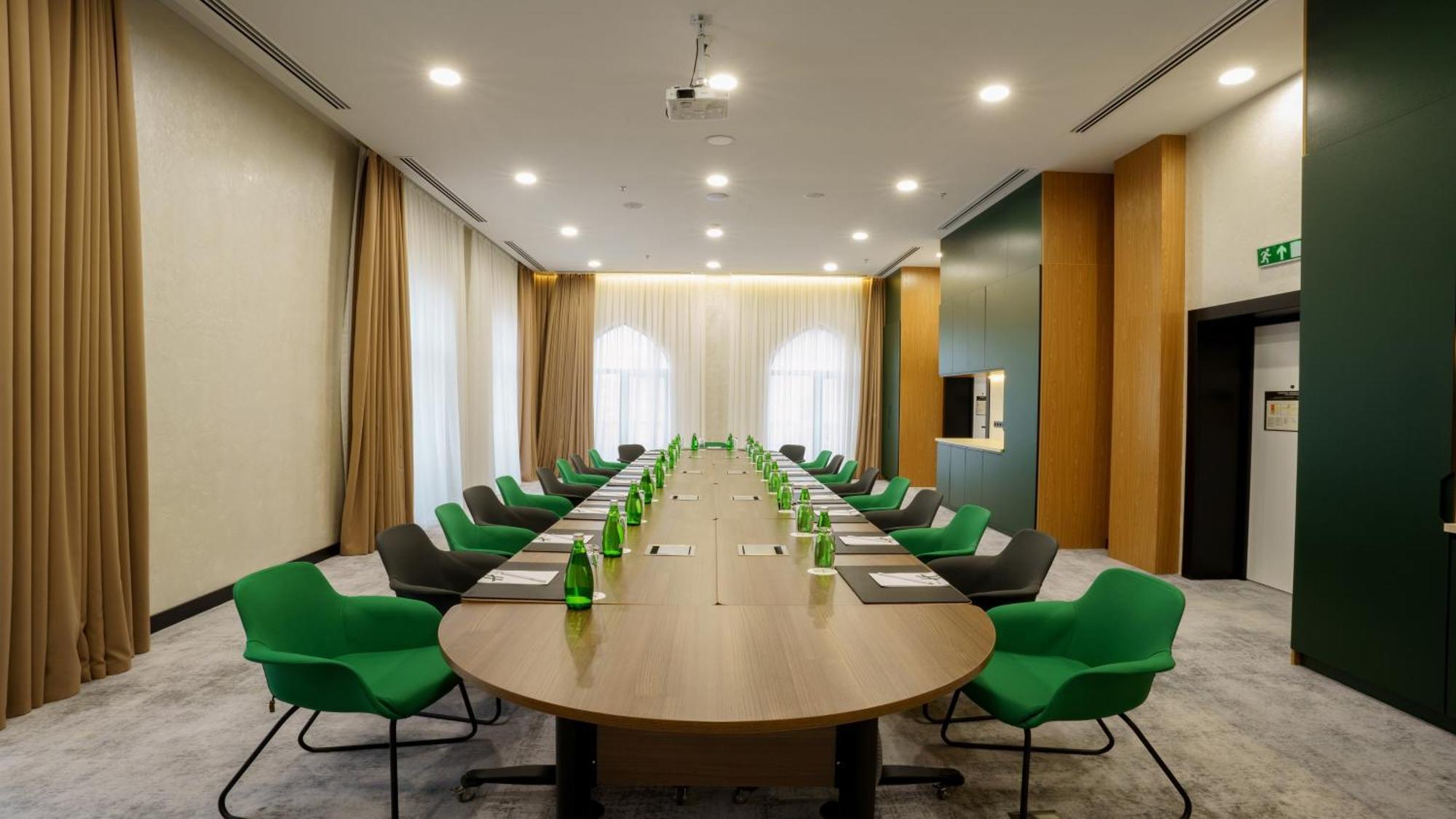 Holiday Inn Tashkent City By Ihg Exterior foto
